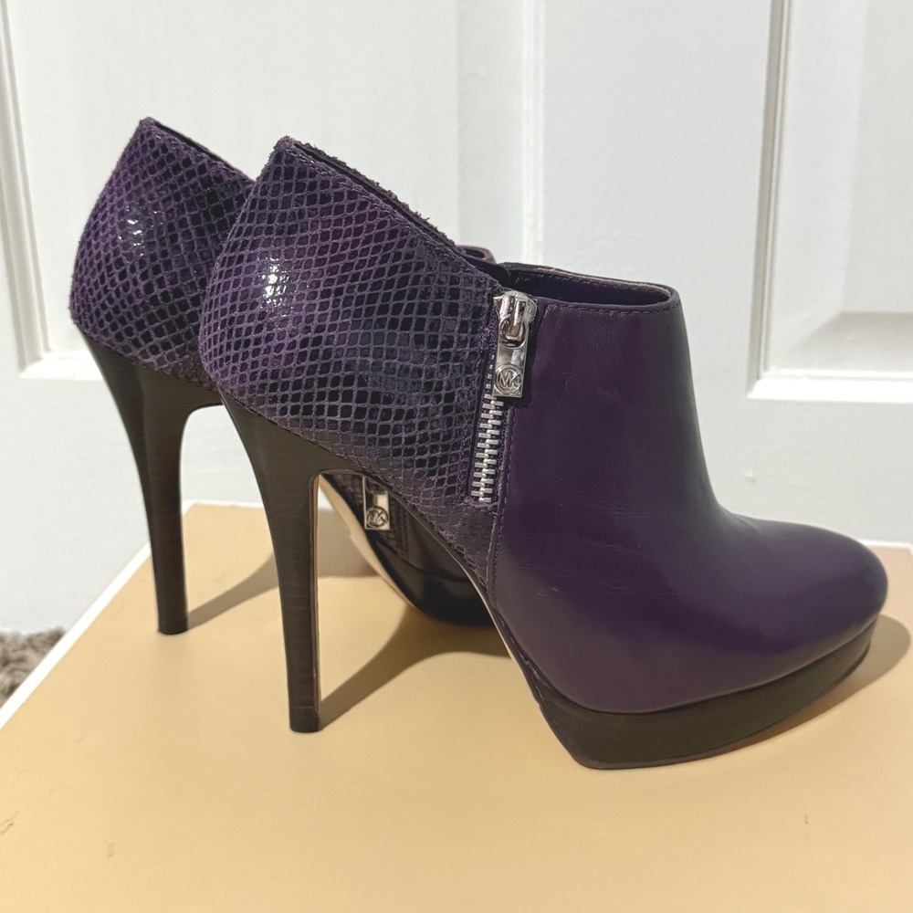 Michael Kors Purple Leather Snakeskin Platform Ankle Booties Heels Womens 7.5M - Picture 2 of 7